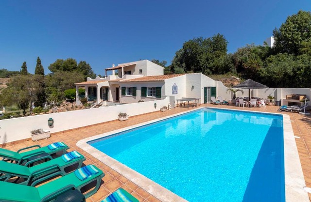 Casa Ouricos Large Pool BBQ Walk to beach