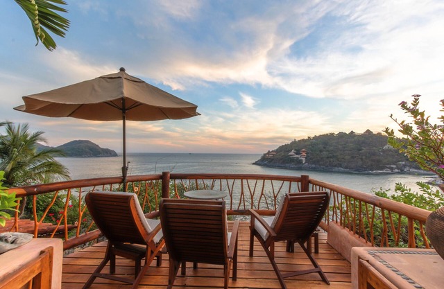 CASA PARAISO, Beyond Compare in Zihuat!