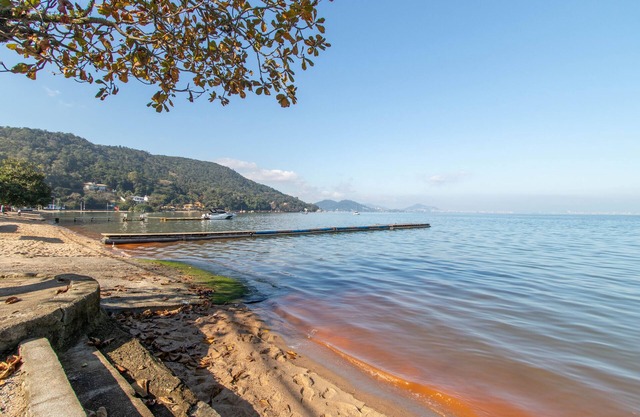 Casa próxima ao mar em Sambaqui MR0450