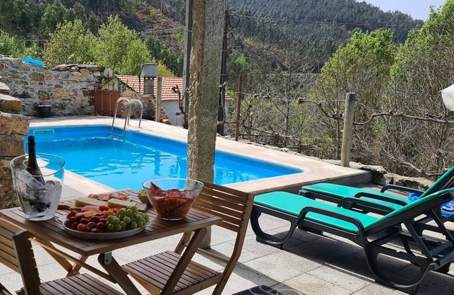 Casa Privada com Piscina no Meio da Natureza