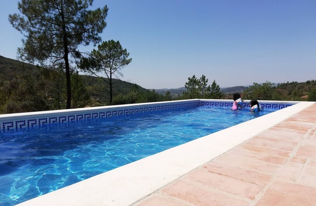 Casa Alfarobeira, villa 4P + baby with private pool