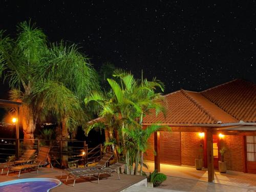 Casa refúgio na Vila Tekohá vista acima das nuvens