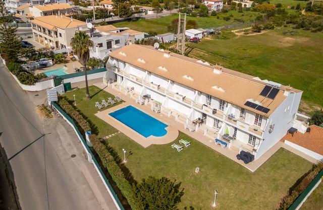 Casa Sal | 4 Bedrooms | Central| Olhos de Água