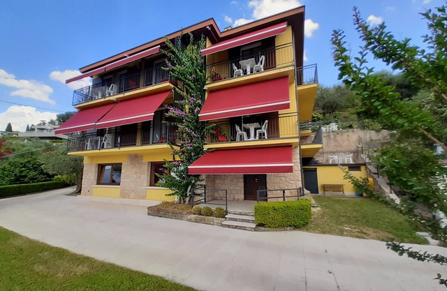 Casa Stefano n. 2 - spectacular lake view - parking - WIFI free