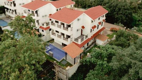 Casa Suneos 4-BHK Villa With Private Pool & Lift Near Popular Restaurants