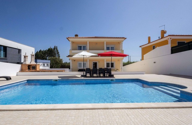 Casa Vivenda Vala, beautiful traditional villa with heated pool in Coto