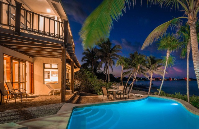 Casa Zama - Stunning ocean views and privacy at this poolside oasis