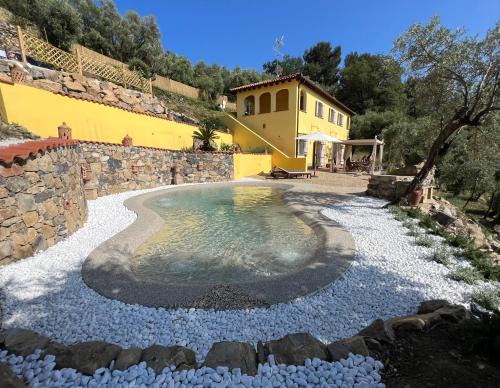 Casale tra gli Ulivi