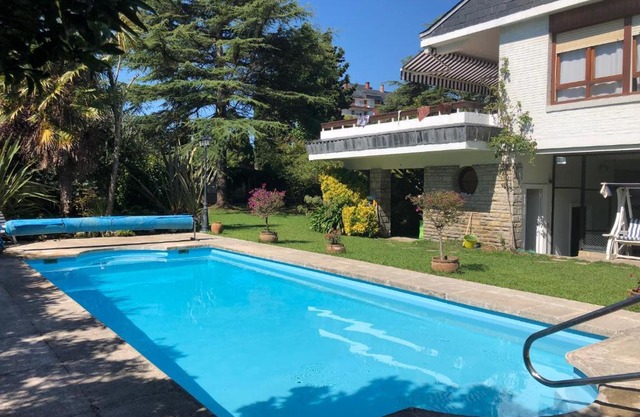 CasaMar Chalet al lado de la playa con piscina privada, jardín y barbacoa, frontón, 6 HABITACIONES