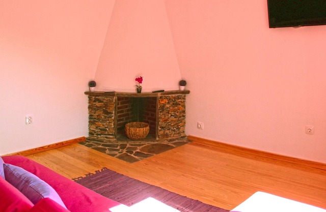 Casas dos Carregais - Casa da Ameixeira