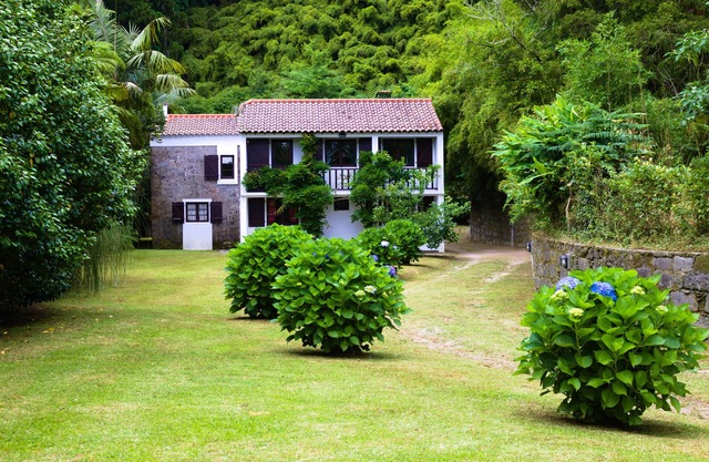 Cascade House - Azores - São Miguel - Lagoa das Furnas