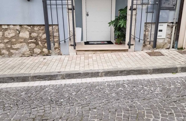 Casetta incantevole con tutti i servizi nel centro storico di Montesarchio,
