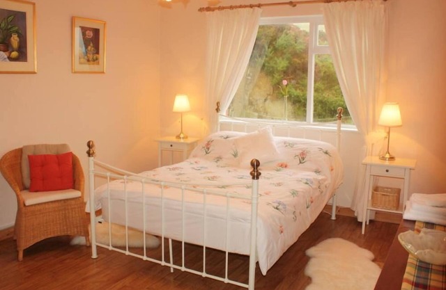 Cashelmore Cottage - mountain/countryside views