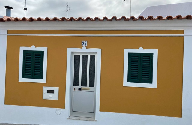 'Casinha Amarela' with Wi-Fi