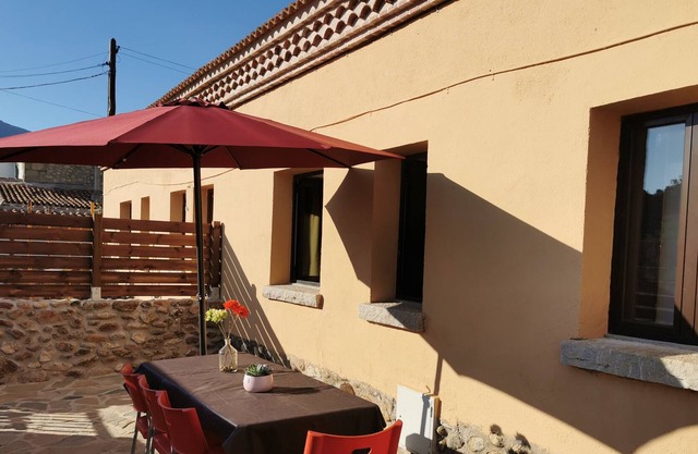 CASITAS PINILLA DEL VALLE: Immersion in Nature