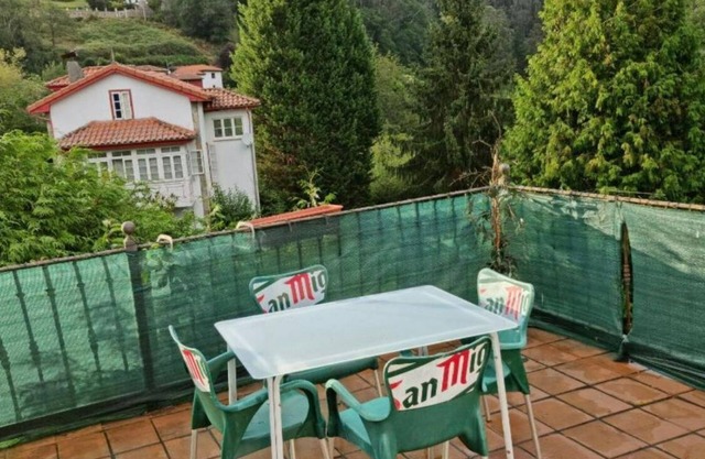 Casona junto al Narcea Corias