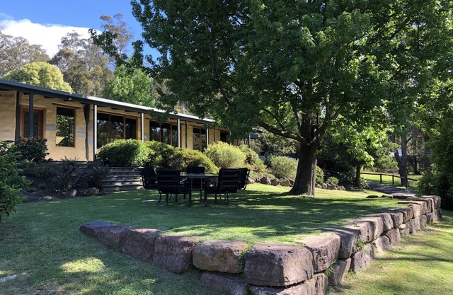 Castella Country Retreat- Rustic Charm in the Heart of Yarra Valley Wine Country