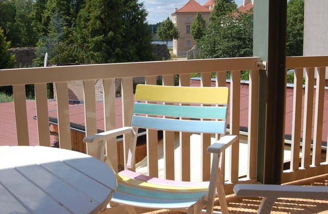 Castle and lake view apartment