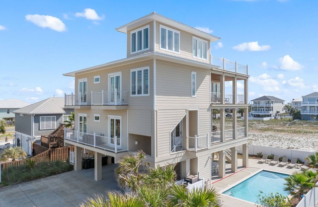 Castle de Playa 🌊 Gulf-View Estate w/Pool, Rooftop Deck + Elevator
