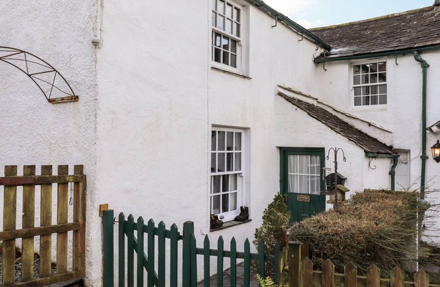 CASTLE LODGE, pet friendly, luxury holiday cottage in Keswick