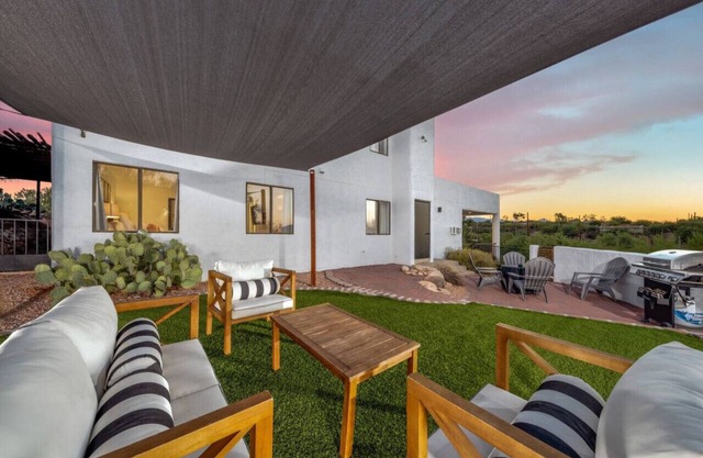 Cat Foothills+Mountain Views/3 BR 2 BA/Garage
