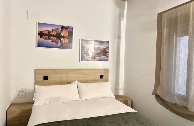 CavaBajaSuites 104 PUERTA DEL SOL