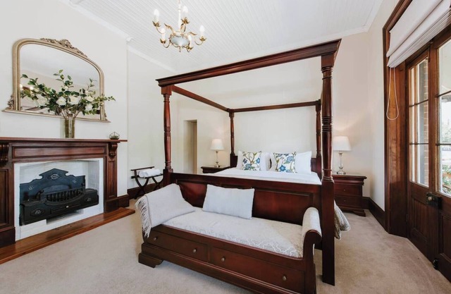 Cawarra on the Park Historic Mudgee Grandeur