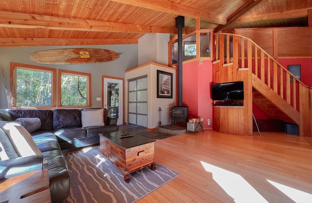 Cedar Sands-Cox Bay, Sauna, Hot Tub, Wood Fire Pit