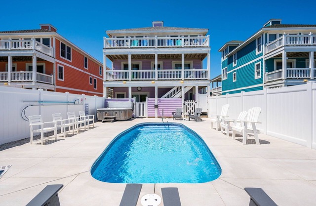 Celestial Shore-Oceanfront, pool, hot tub, elevator, rec room & dog friendly!