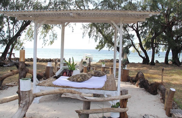 Cemara Beachfront Suite