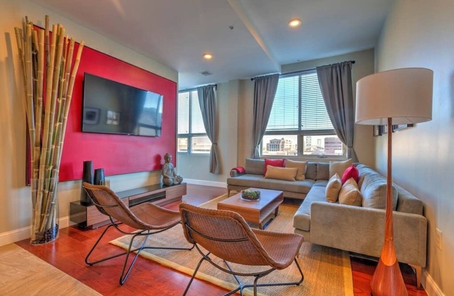 Center City | Spacious | Hosted By StayRafa