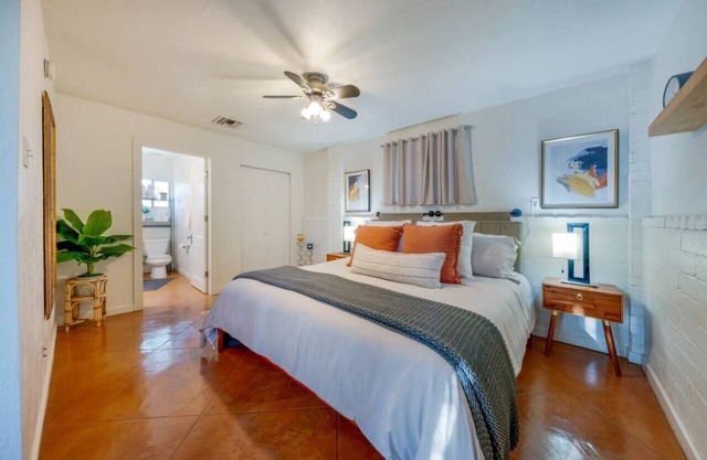 Central/1 BR & 1 BA/Fenced/Cozy/Guesthouse