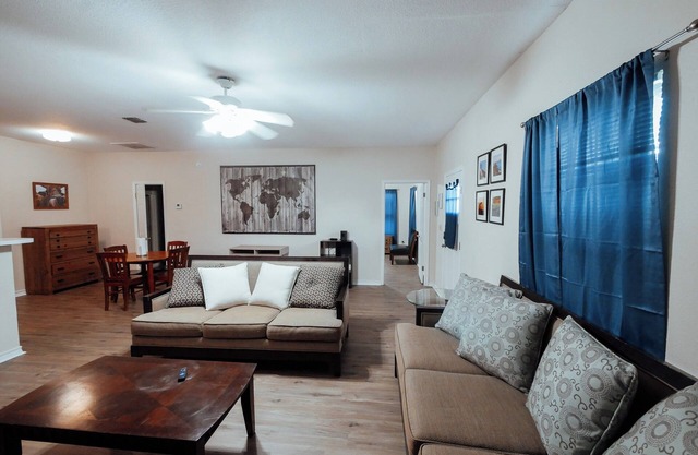 Central 2 BD Home-Min to Refineries & Airport-Ext