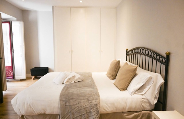 Central and spacious 4-bedroom home in La Latina