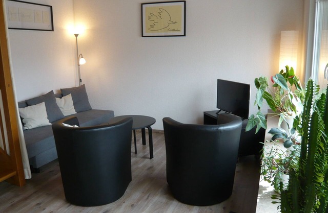 Central - and yet in the countryside Once out of everyday life .