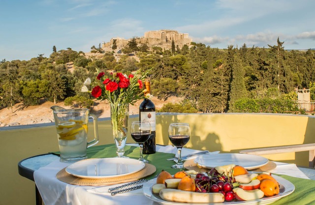 Central Apartment with Acropolis View