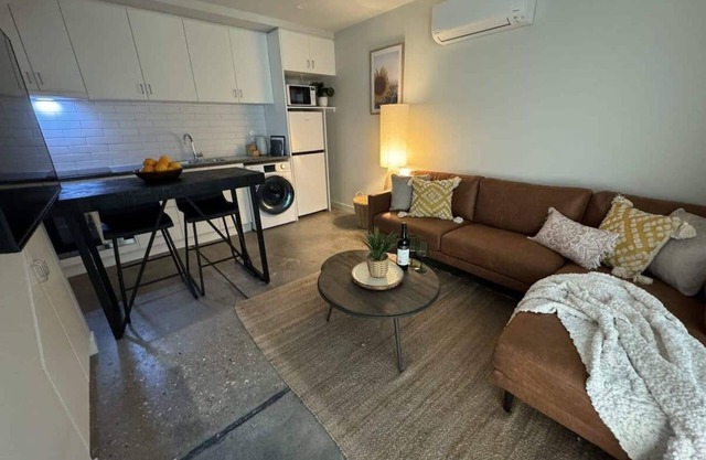 Central Devonport Loft- A/C Near Ocean & CBD