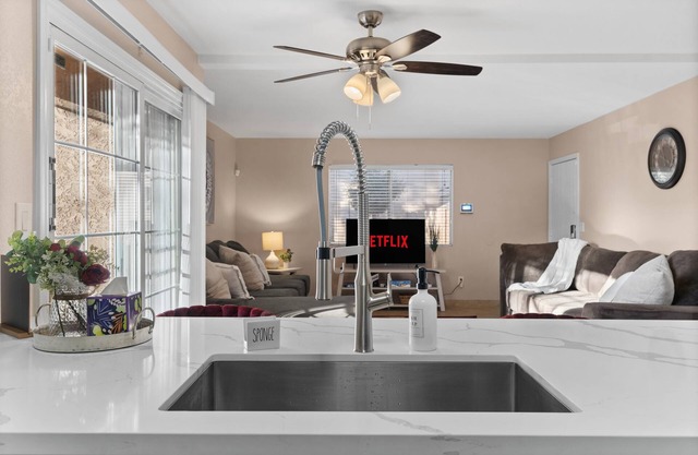 Central East Valley/Community Pool/Privacy