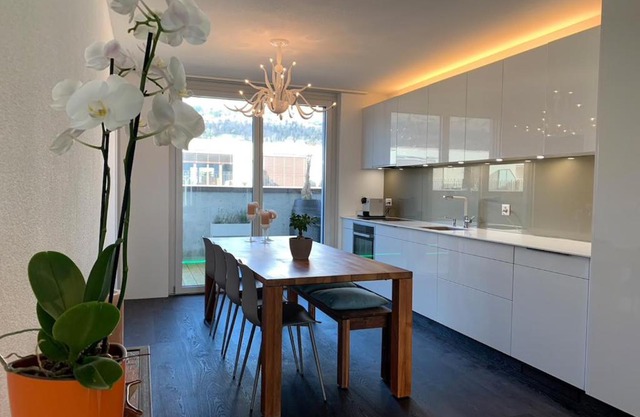 Central & Elegant Room in Biel
