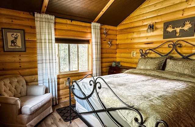 Central location with WiFi in charming Moose Pass.