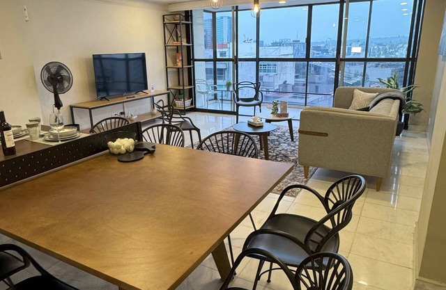 Central Polanco Hub, Near Restaurants & Shops