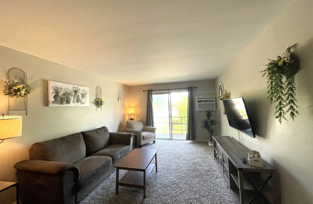 Centrally Located 2 Bedroom Apartment