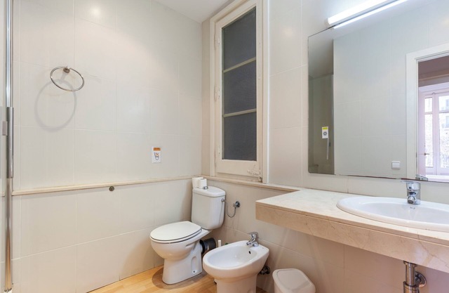 Centrally located apartment with all necessary amenities