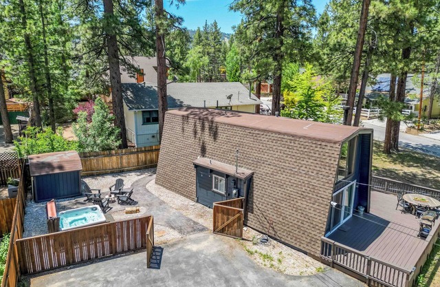 Centrally Located cabin with private hot tub, deck, BBQ, and more!