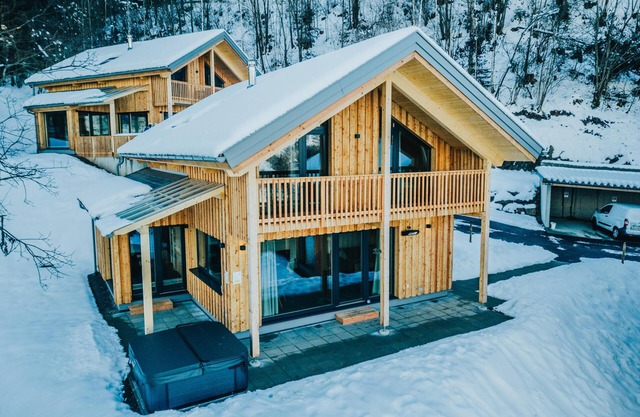 Chalet with sauna and whirlpool near ski resort