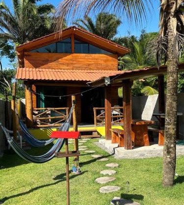 Chalé de Madeira, a 60m do mar em condomínio