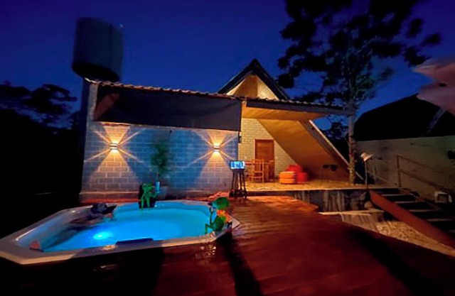 Chalé elegante c hidromassagem aquecida