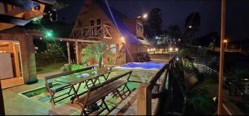 Chalé Familiar com Jacuzzi e Piscina