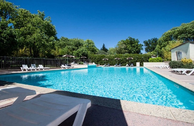 Chalet 3, la clé des champs with swimming pool, summer entertainment and beautiful view