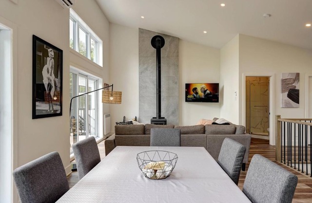 Chalet Aube with Spa, Beach & Lake